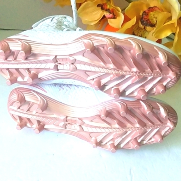 UNDER ARMOUR WOMENS ROSE GOLD WHITE HIGHLIGHT MC LACROSSE CLEATS SIZE 5.5 NWOT - Picture 2 of 15